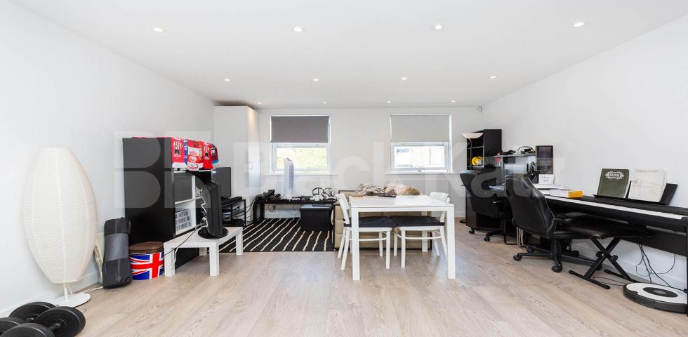 			STUNNING 1 BEDROOM APARTMENT, 1 Bedroom, 1 bath, 1 reception Flat			 Avenue Road, Seven Sisters-Harringay